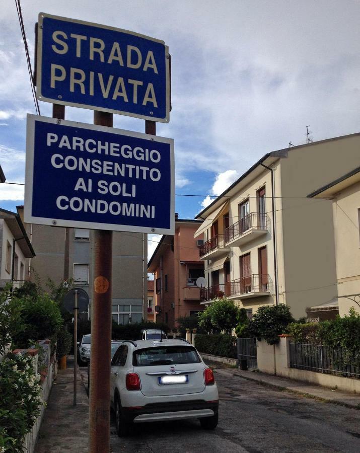 Apt luminoso, tranquillo con parcheggio e bici Viareggio Esterno foto